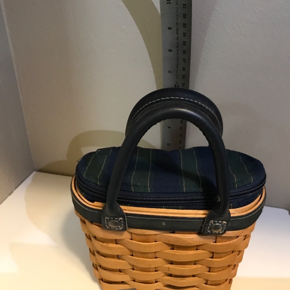 2004 Collectors Club, Longaberger basket - Picture 3 of 5